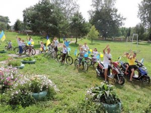 Фото: У селі на Полтавщині провели патріотичний мото-велопробіг (фотофакт)