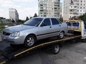 Полтавський таксист під алкоголем і наркотиками влаштував шоу для поліцейських (відео)