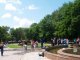 Фото: Полтавські випускники обливалися водою із фонтана