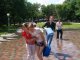 Фото: Полтавські випускники обливалися водою із фонтана