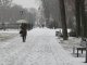 Фото: Сьогодні полтавці ховалися від снігу під парасольками