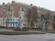Фото: У останній день року полтавці купували ялинки та носили важкі пакети