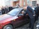 Фото: Школярі з Полтави добились, аби їхньому вчителю дали автомобіль