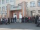 Фото: Школярі з Полтави добились, аби їхньому вчителю дали автомобіль