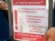 Фото: У центрі Полтави сьогодні роздавали презервативи та розповідали про СНІД