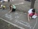 Фото: У Полтаві діти малювали на асфальті (фоторепортаж)