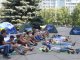Фото: У Полтаві на мітинг проти директора школи відповіли мітингом