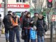 Фото: Акція у Полтаві: водії одягли яскраві жилети та озброїлись попереджувальними  листівками (фото)