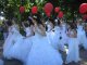 Фото: Полтавою марширували наречені-стихії у весільних сукнях (фото)