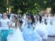 Фото: На Марші наречених у Полтаві учасниці вражали оригінальністю весільних суконь: фоторепортаж