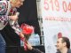 Фото: Тоня Матвієнко у Полтаві на параді вишиванок "шукала" жениха (+фото)
