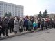 Фото: Третю годину на Євромайдані у Полтаві не розходяться люди. Фоторепортаж