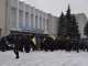 Фото: Полтавці прийшли з плакатами до стін облради – їх зустрів кордон міліції (оновлено)