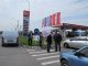 Фото: Автомайданівці понад дві години блокували автозаправку російської компанії під Полтавою