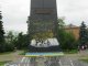 Фото: На постаменті пам’ятника Леніну у Полтаві з’явилася георгіївська стрічка і напис "Русь"