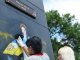 Фото: З пам’ятника Небесній сотні у Полтаві змили георгіївську стрічку (фото, відео)