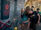 Фото: На графіті-меморіалі загиблим Героям України замість таблички - щит майданівця