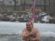 Фото: Від малого до старого полтавці пірнали у водохрещенську ополонку