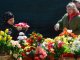 Фото: Продавці штучних квітів у Полтаві розпродають найдешевші – на дорогі у людей немає грошей