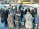 Фото: На площі перед Південним вокзалом Полтави віряни щодня годують безхатченків