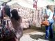 Фото: Шкільний ярмарок в центрі Полтави: товар є, покупців катма